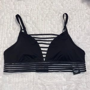 NWOT Victorias secret pink ultimate strappy sports bra with removable padding